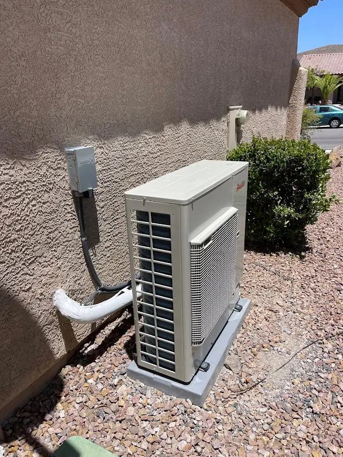 Residential air conditioning condenser unit in Calhoun
